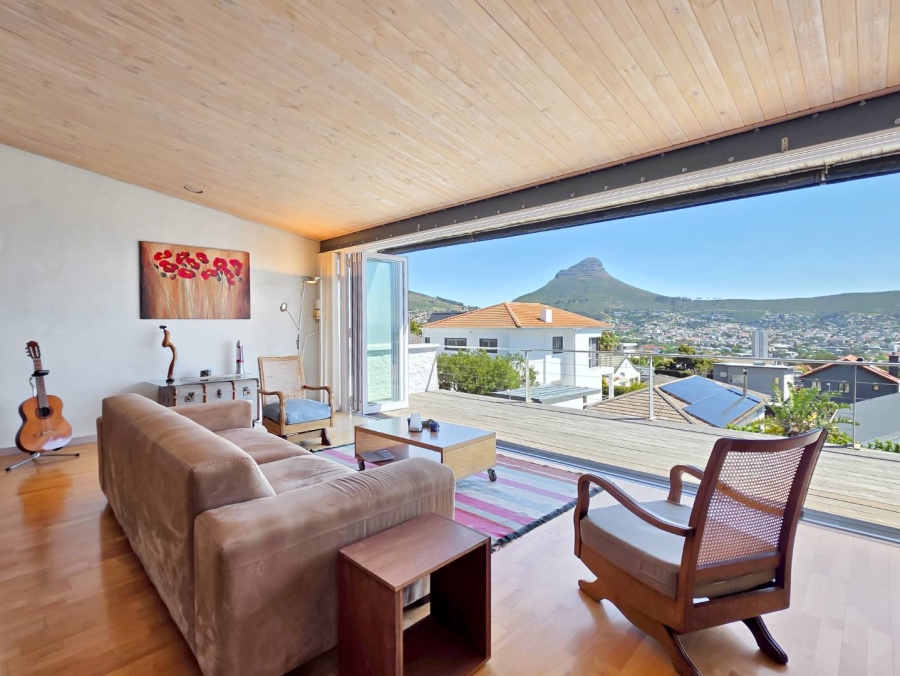 To Let 2 Bedroom Property for Rent in Vredehoek Western Cape